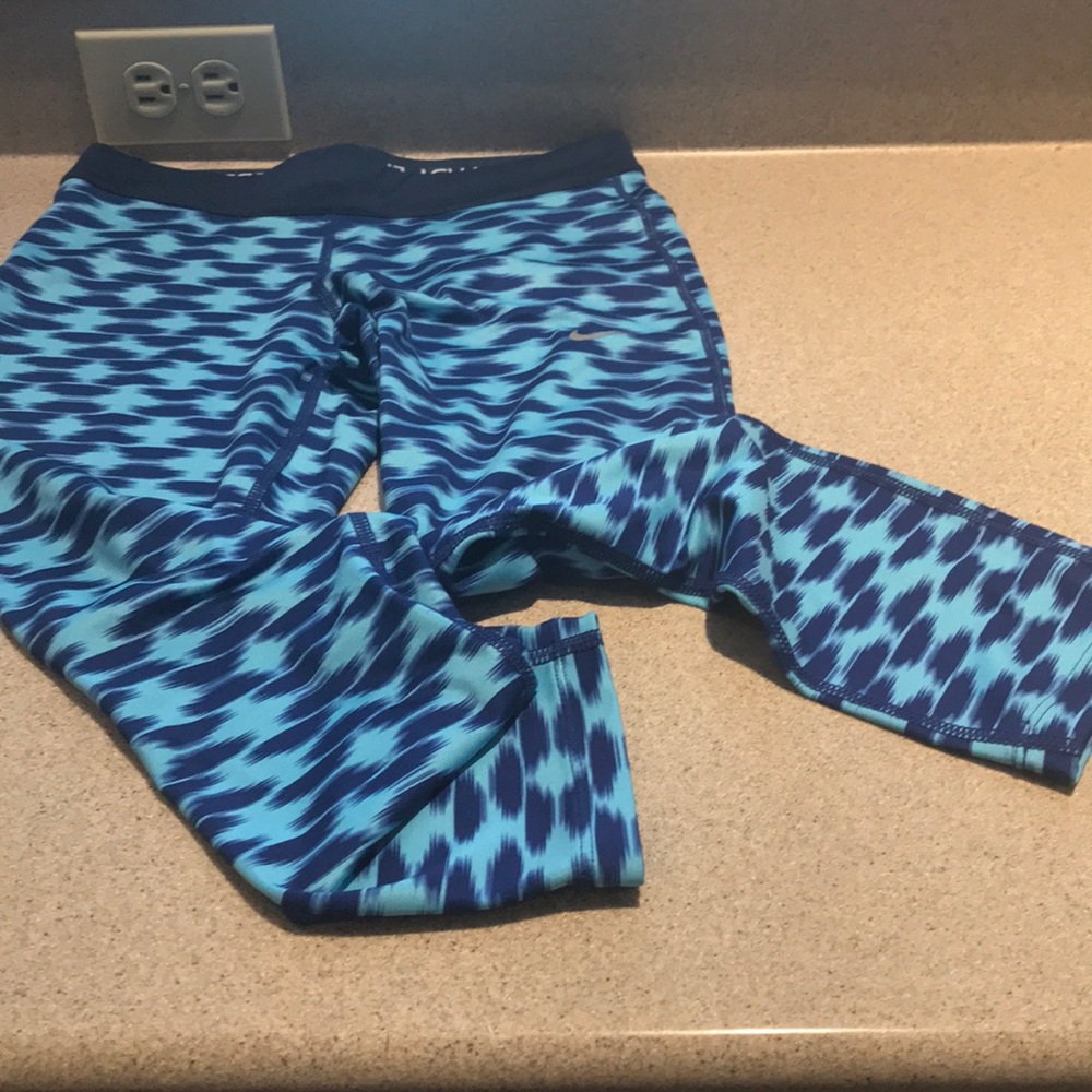 Nike Capri workout leggings